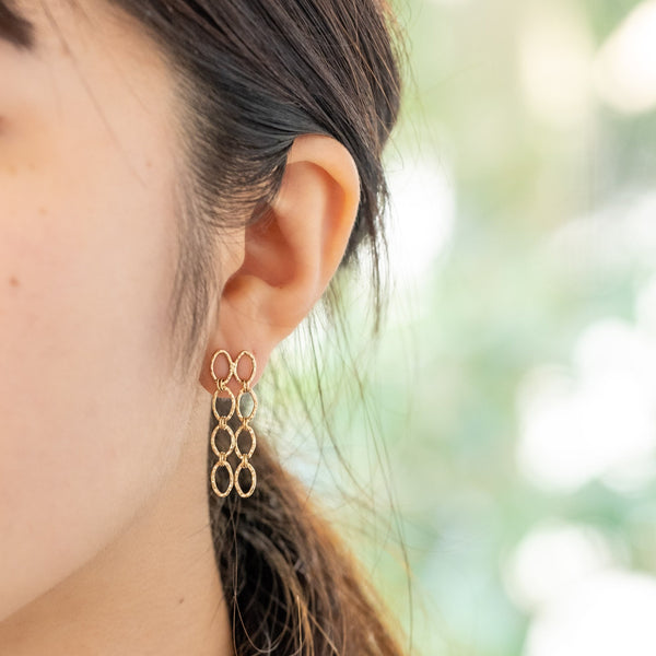 La liaison Oval Earrings – lily & co.