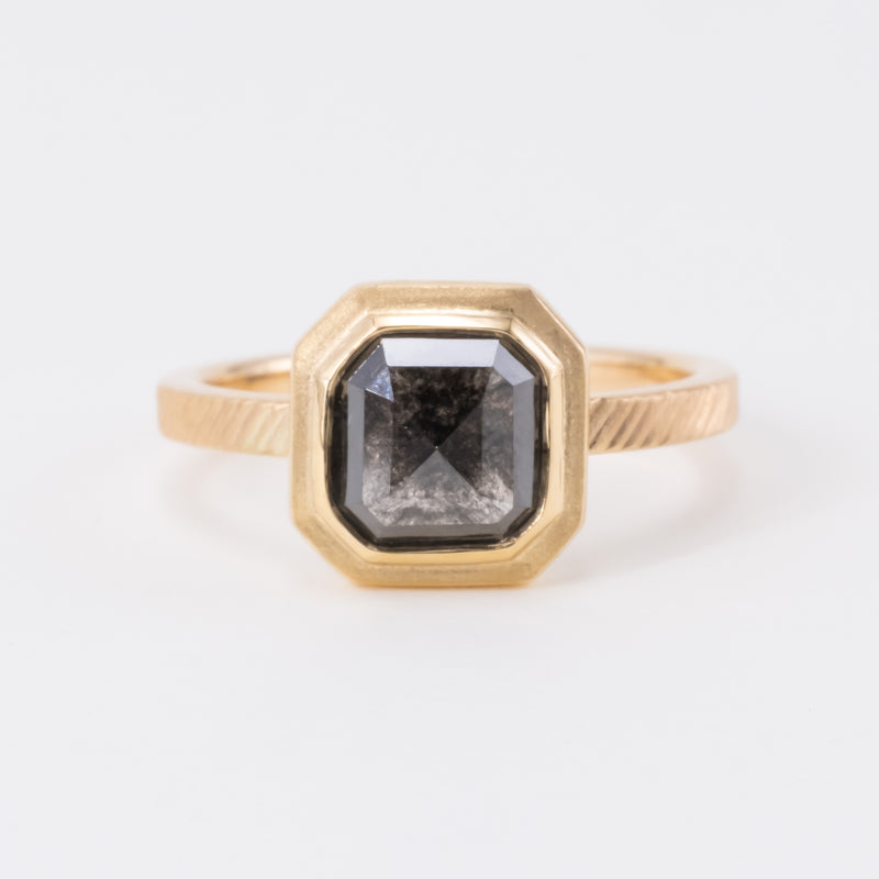 Black Square Diamond Ripple Ring