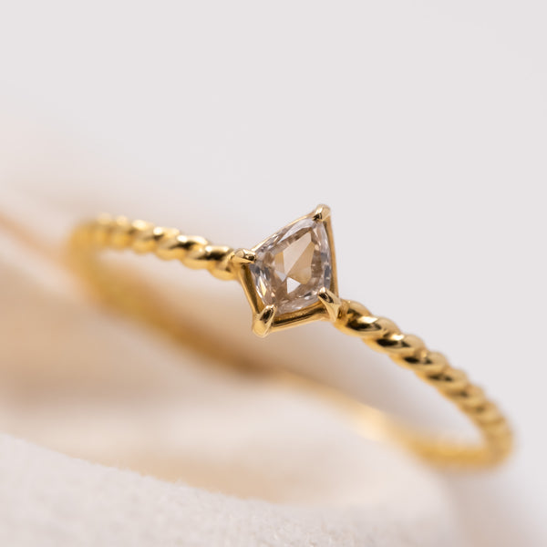 Dew Rhombus Diamond Ring