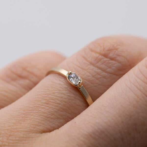 Stella baby oval diamond ring
