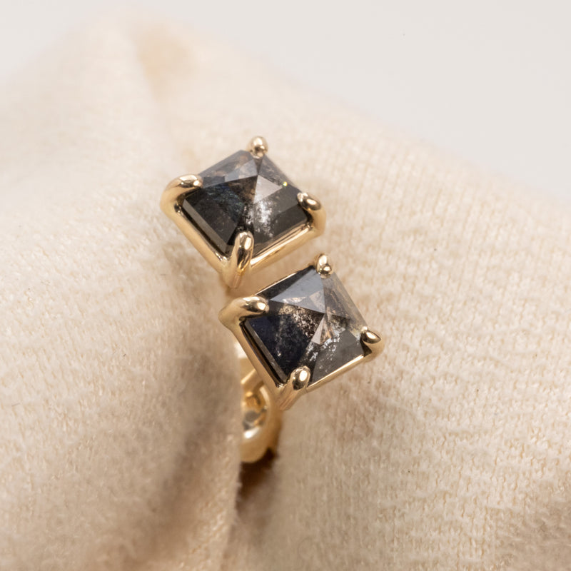 Stella Black Diamond Square ピアス