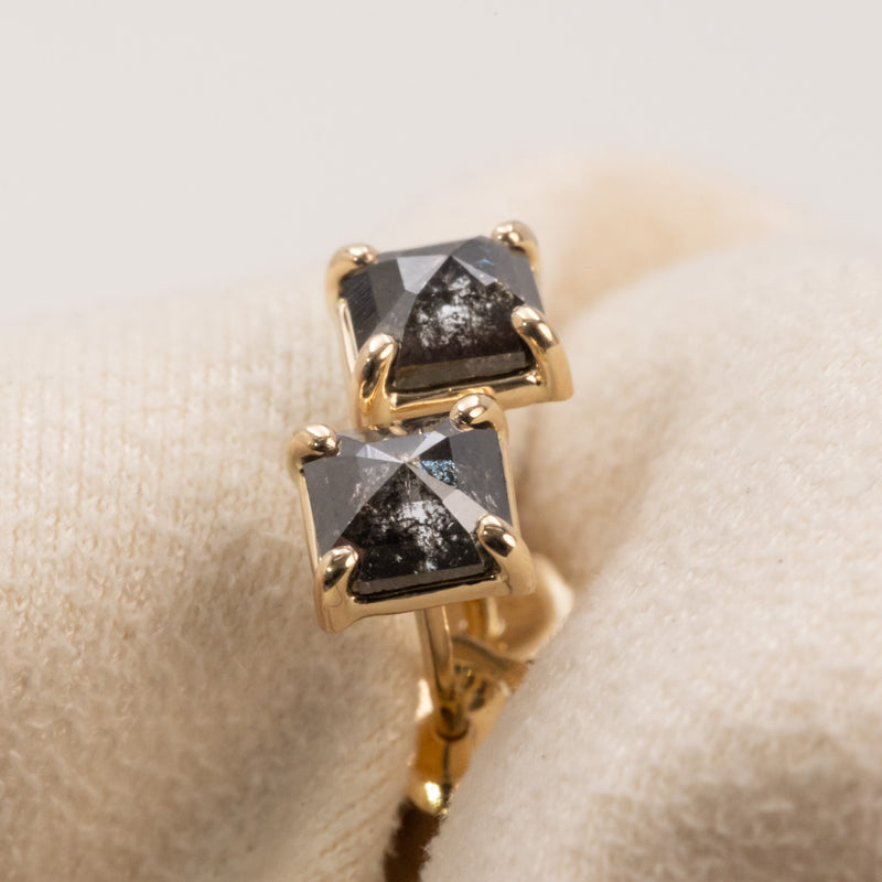 Stella Black Diamond Square ピアス