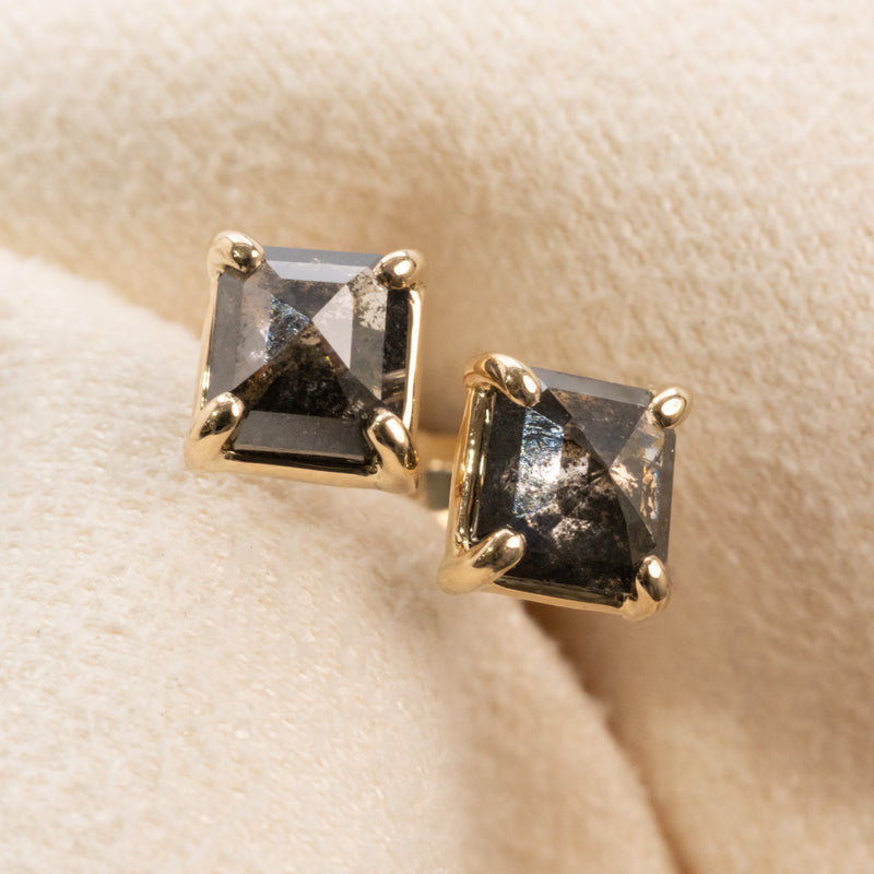 Stella Black Diamond Square ピアス