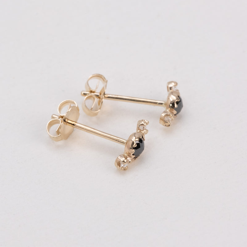 Littlest bouquet black diamond ピアス