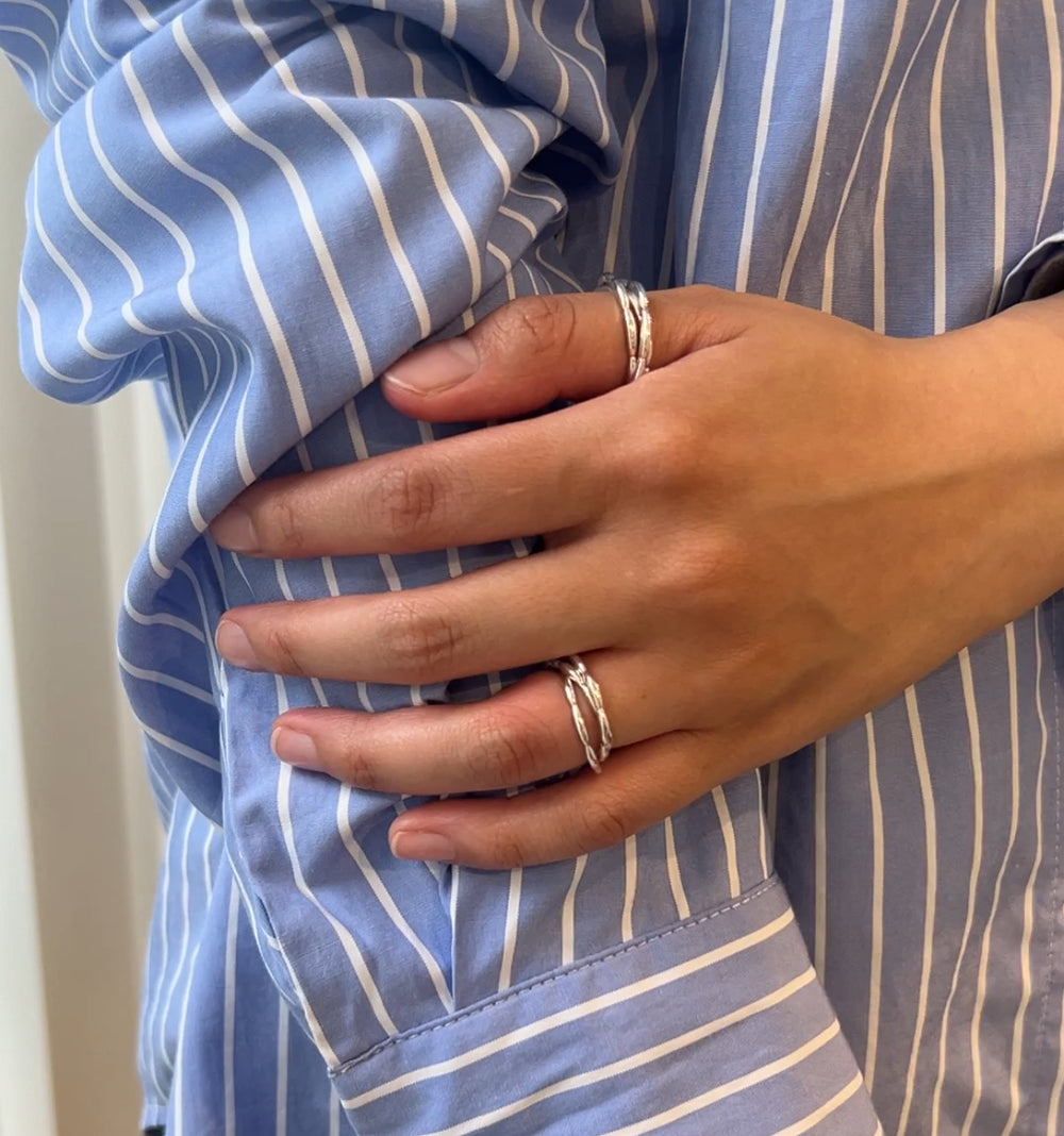 La liaison Ripple Ring Silver – lily & co.