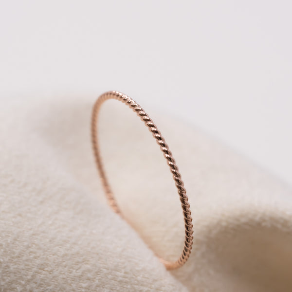 Thread Twist Ring Rose Gold