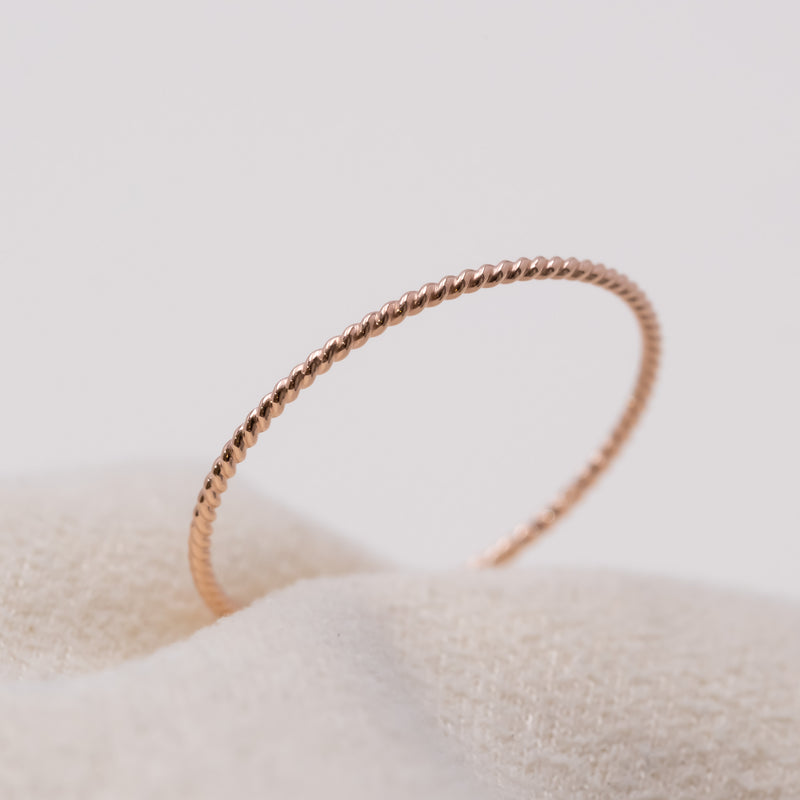 Thread Twist Ring Rose Gold