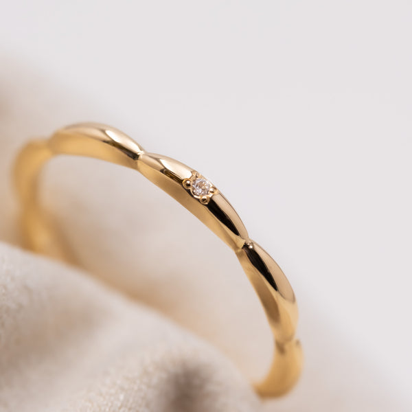 Ripple Ring with Diamond YG