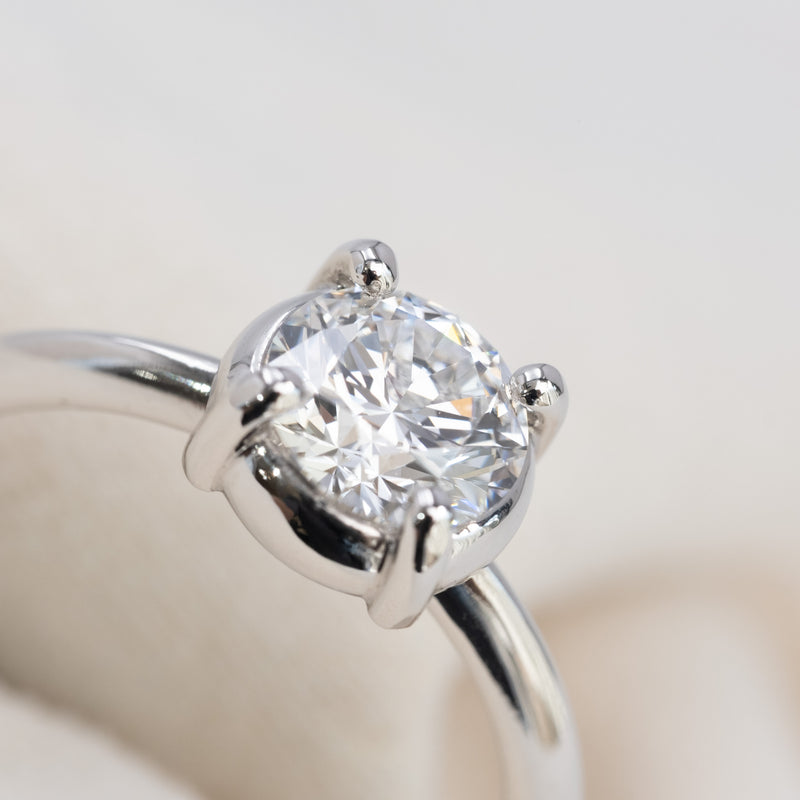 Brilliant Cut Diamond Knife Edge