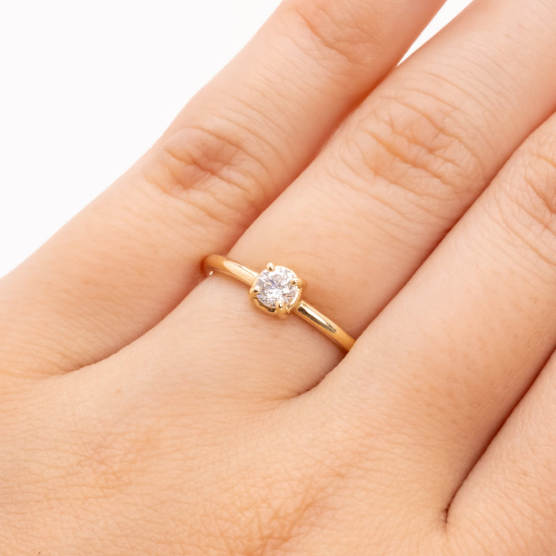 約束のリングRound Brilliant Cut Diamond