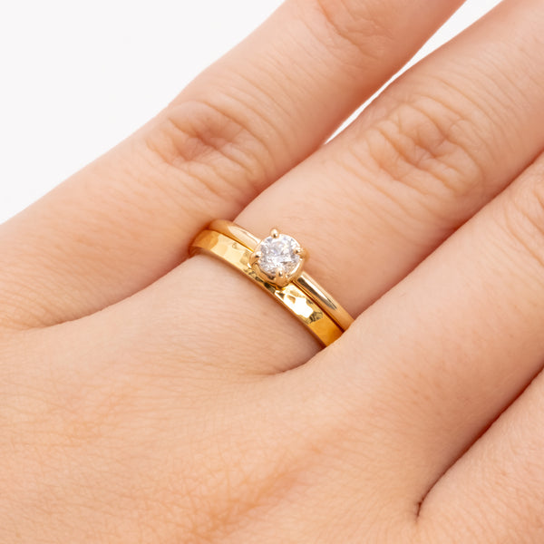 約束のリングRound Brilliant Cut Diamond