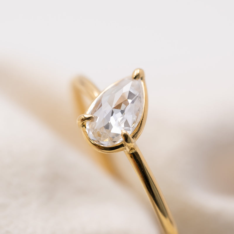 L'EAU Drop Diamond Ring