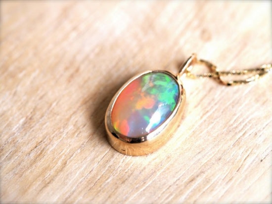Cat's Eye Pendant Rainbow Ethiopian Opal