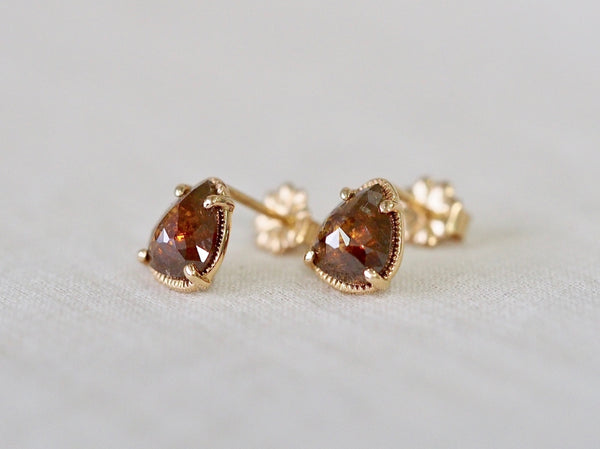 Rustic Brown Drop Diamond ピアス