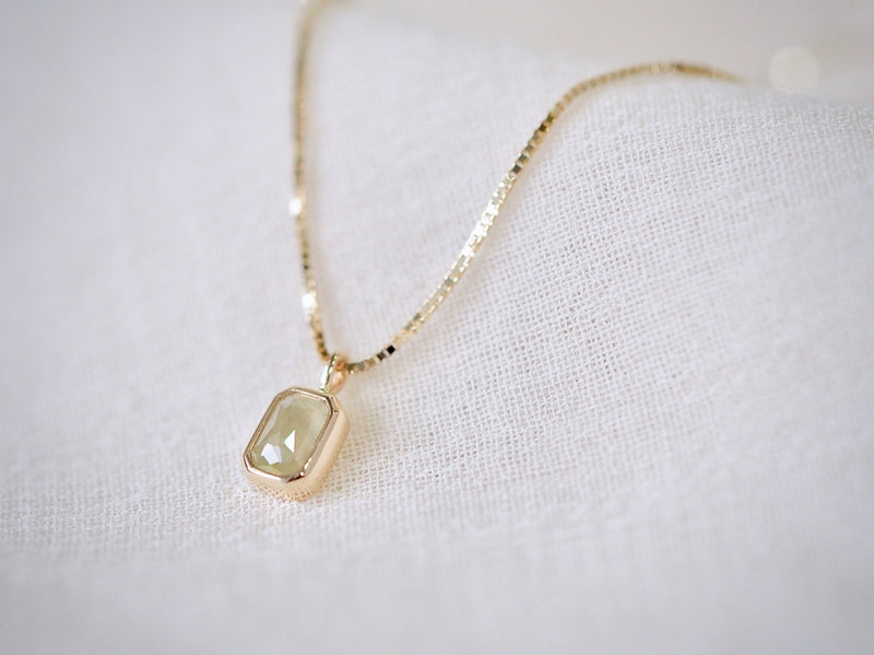 Sea Form Green Diamond Necklace