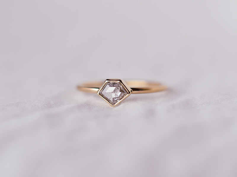 Stella Diamond Geometric Ring