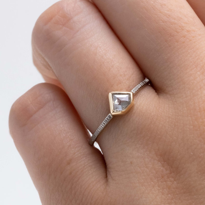 Fog Diamond Ring Pentagon