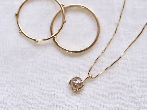 Hazy lilac diamond necklace 　
